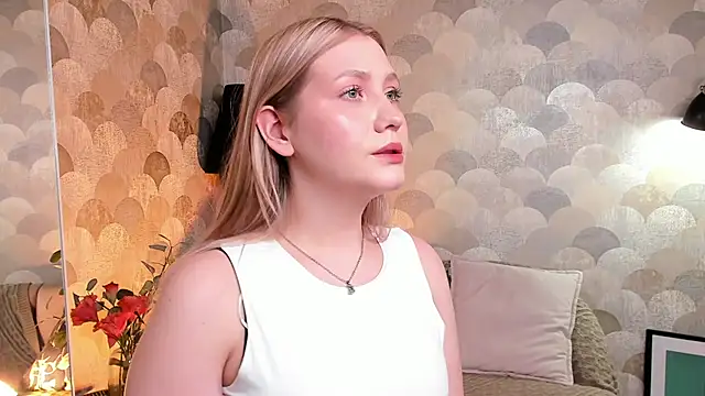 Snapshot of Emilicious chatting on 19, 4, 2026 Emilicious online show from 19, 4, 2026