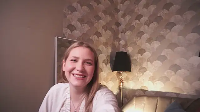 Snapshot of Emilicious chatting on 10, 5, 2026 Emilicious online show from 10, 5, 2026