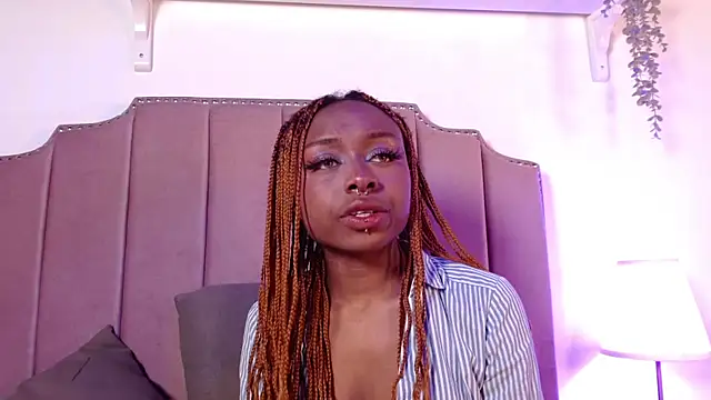 Snapshot of Midnigth_bluee chatting on 11, 4, 2026 Midnigth bluee online show from 11, 4, 2026