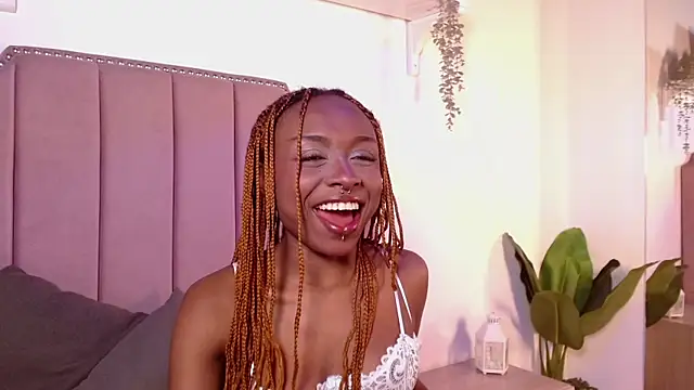 Snapshot of Midnigth_bluee chatting on 15, 4, 2026 Midnigth bluee online show from 15, 4, 2026