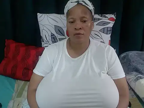 Snapshot of CaramelMelons78 chatting on 24, 4, 2026 CaramelMelons78 online show from 24, 4, 2026