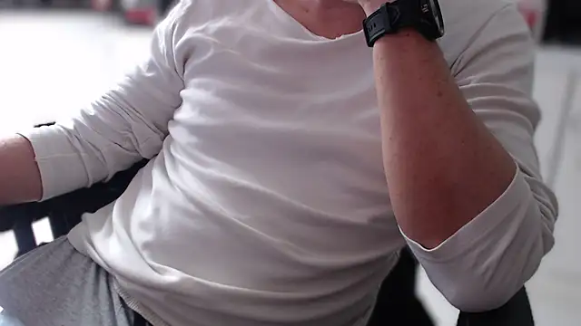 RoyXxx7 online show from 12, 4, 2026