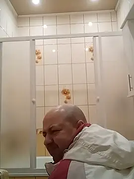 Luceriusbigass online show from 9, 12, 2024