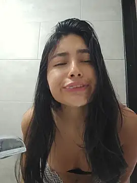 Snapshot of VioletRousee chatting on 23, 6, 2026 VioletRousee online show from 23, 6, 2026