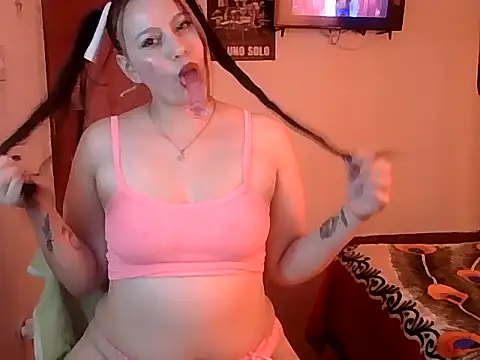 Keyangels online show from 13, 4, 2026