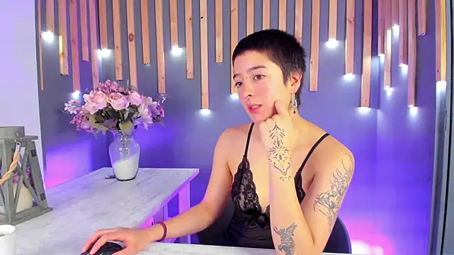 Snapshot of Atheena__ chatting on 21, 4, 2026 Atheena online show from 21, 4, 2026