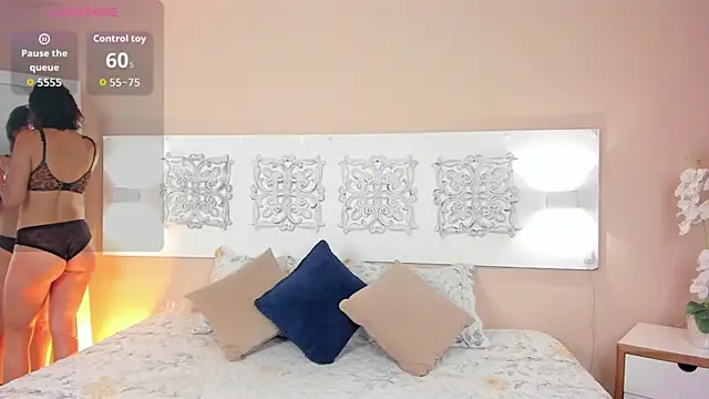 freyaa  1 online show from 13, 4, 2026