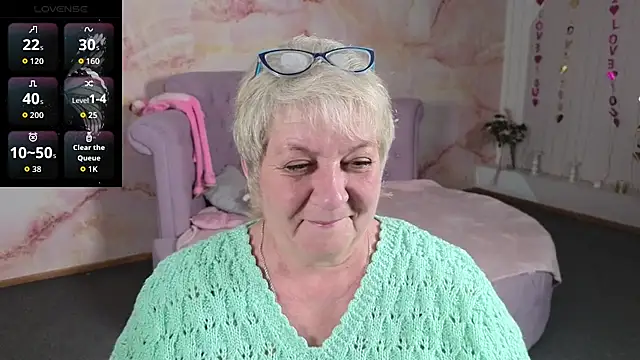 Snapshot of Poppy_Pulse chatting on 22, 4, 2026 Poppy Pulse online show from 22, 4, 2026