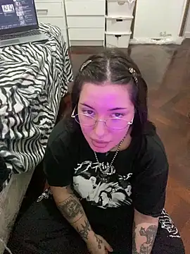 Snapshot of cherryxxox chatting on 21, 4, 2026 cherryxxox online show from 21, 4, 2026