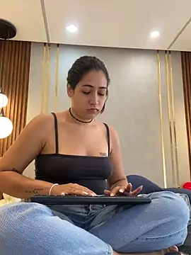 Hana-Parker online show from 10, 5, 2026