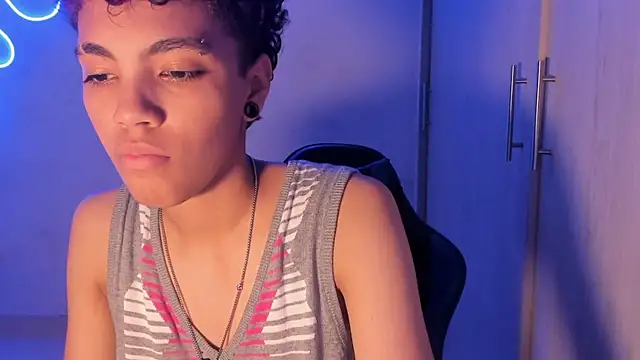 axel luxxx online show from 17, 4, 2026