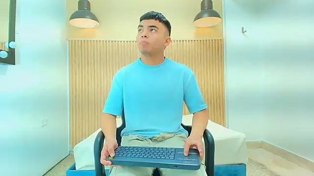 Snapshot of THIAM_KELLER1 chatting on 9, 4, 2026 THIAM KELLER1 online show from 9, 4, 2026