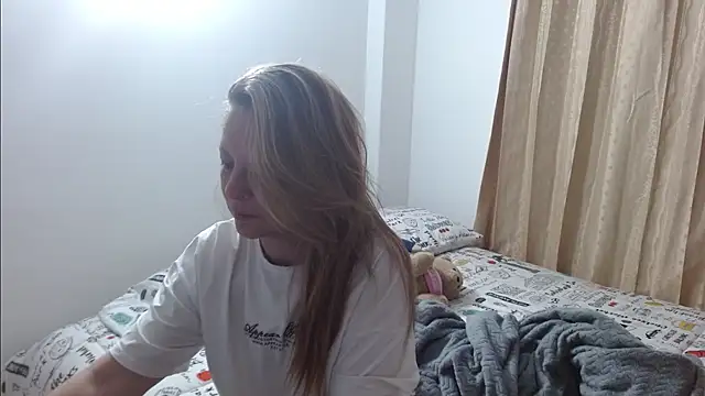 Snapshot of SKY_SANZ chatting on 11, 4, 2026 SKY SANZ online show from 11, 4, 2026