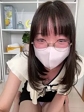 Snapshot of Kannanoko_ chatting on 13, 4, 2026 Kannanoko online show from 13, 4, 2026