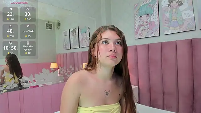 Snapshot of Hellencute18_ chatting on 17, 6, 2026 Hellencute18 online show from 17, 6, 2026