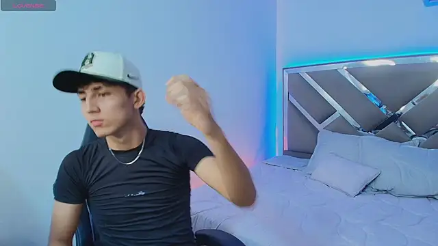 Valentino Rey online show from 15, 4, 2026