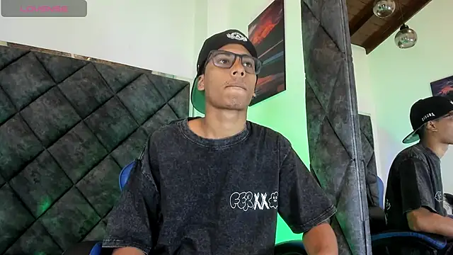 Snapshot of LiamKron chatting on 11, 7, 2026 LiamKron online show from 11, 7, 2026