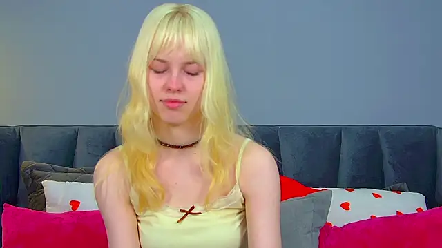 HannahHollis online show from 10, 7, 2026