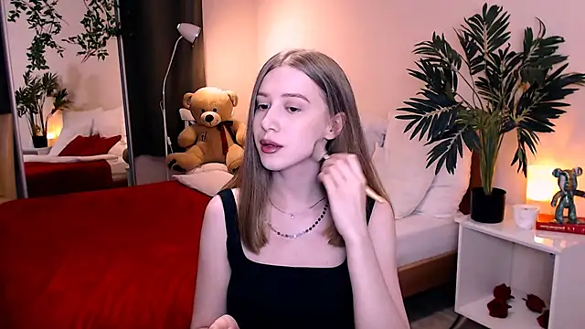 Snapshot of cheeky_chick chatting on 28, 6, 2026 cheeky chick online show from 28, 6, 2026