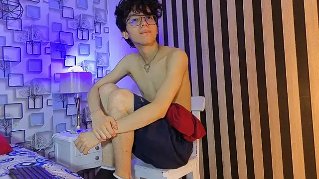 Snapshot of Twink_Sebas7 chatting on 9, 4, 2026 Twink Sebas7 online show from 9, 4, 2026