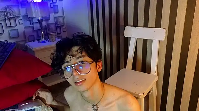 Snapshot of Twink_Sebas7 chatting on 15, 4, 2026 Twink Sebas7 online show from 15, 4, 2026
