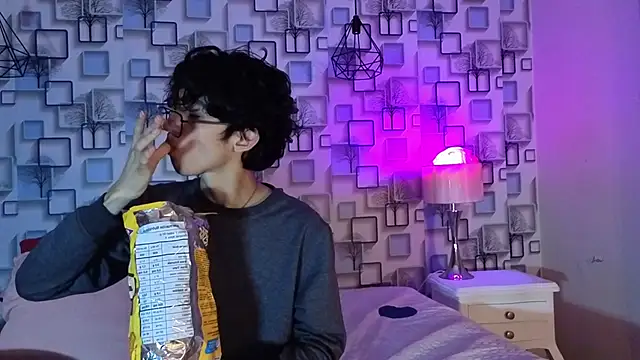 Snapshot of Twink_Sebas7 chatting on 30, 4, 2026 Twink Sebas7 online show from 30, 4, 2026
