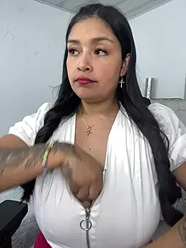 Simplemente Aurora online show from 5, 6, 2026