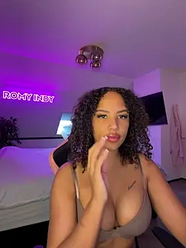 Snapshot of princessromyindy chatting on 14, 4, 2026 princessromyindy online show from 14, 4, 2026
