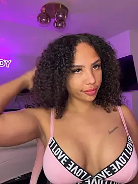 Snapshot of princessromyindy chatting on 17, 4, 2026 princessromyindy online show from 17, 4, 2026