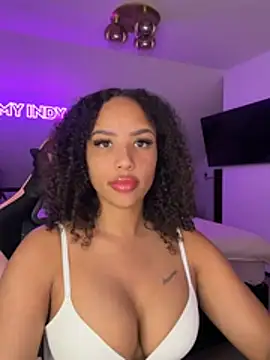 Snapshot of princessromyindy chatting on 18, 4, 2026 princessromyindy online show from 18, 4, 2026