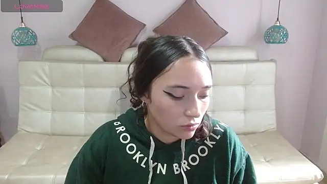 Marianne Cam online show from 17, 4, 2026