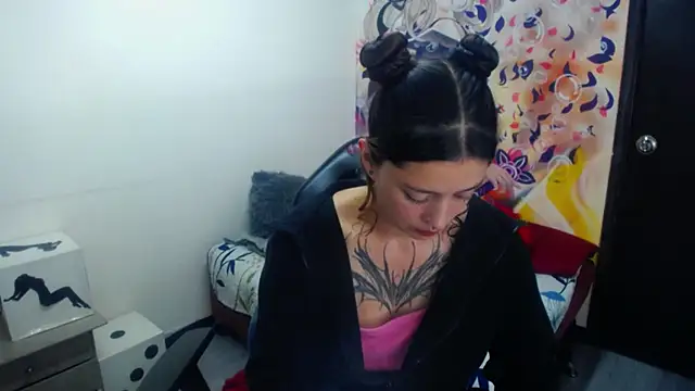Snapshot of Lucia_evans21 chatting on 21, 4, 2026 Lucia evans21 online show from 21, 4, 2026