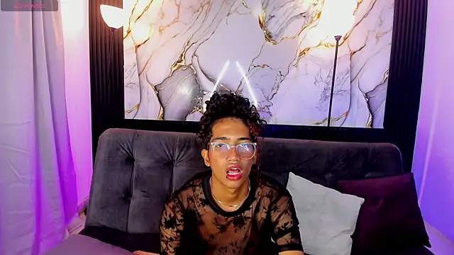 triiangel latinboy online show from 14, 6, 2026