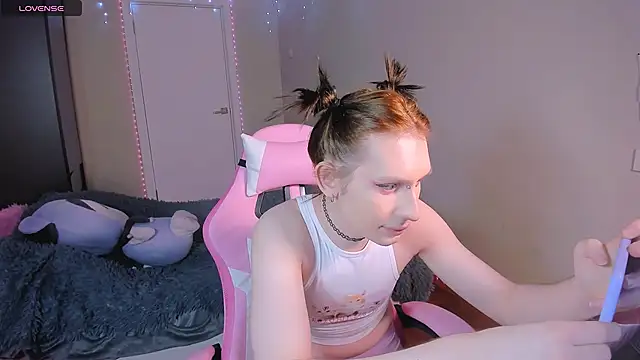 Snapshot of Mikaella_Nicole chatting on 10, 4, 2026 Mikaella Nicole online show from 10, 4, 2026