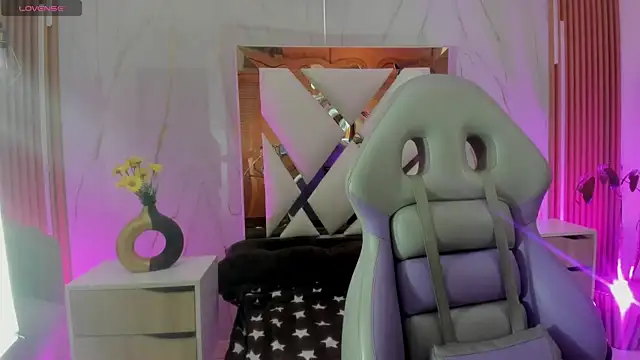 phamelaa 1 online show from 10, 4, 2026