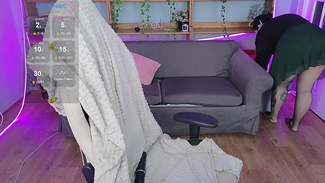 QwertyAnnie Lbo online show from 24, 4, 2026