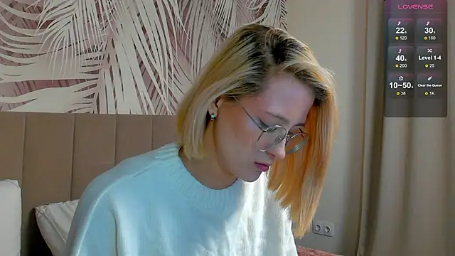 Snapshot of Lizzyvega chatting on 5, 5, 2026 Lizzyvega online show from 5, 5, 2026