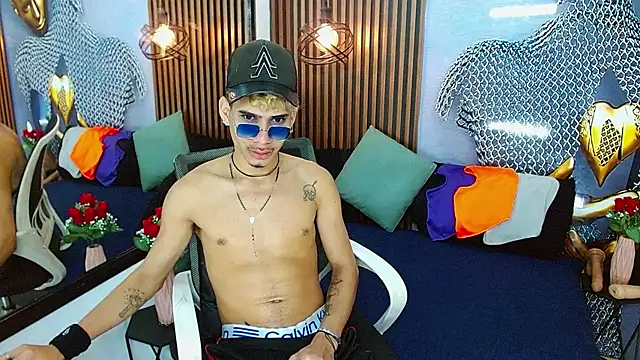 Snapshot of Skinny_cute_Alyer chatting on 31, 5, 2026 Skinny cute Alyer online show from 31, 5, 2026