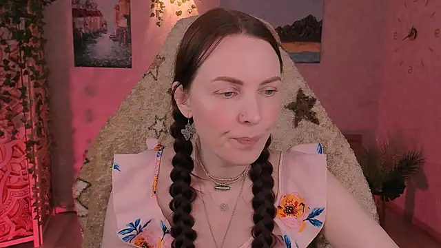 Snapshot of LanaRadiance chatting on 8, 5, 2026 LanaRadiance online show from 8, 5, 2026
