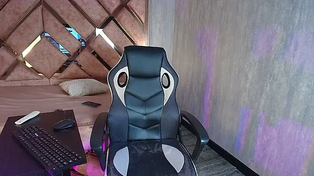 anntonellaamorettii online show from 16, 4, 2026