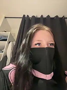 Snapshot of groslolo67 chatting on 13, 4, 2026 groslolo67 online show from 13, 4, 2026