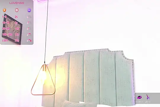 Snapshot of MoonBlue95 chatting on 30, 4, 2026 MoonBlue95 online show from 30, 4, 2026