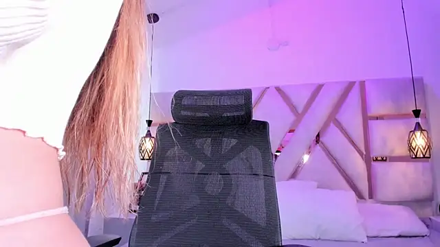 Snapshot of giigii_hadidd chatting on 30, 4, 2026 giigii hadidd online show from 30, 4, 2026