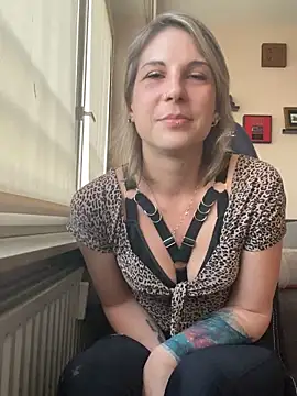 Snapshot of RealLadyDianna chatting on 21, 4, 2026 RealLadyDianna online show from 21, 4, 2026