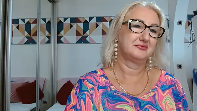 Snapshot of DianaFrances chatting on 3, 7, 2026 DianaFrances online show from 3, 7, 2026