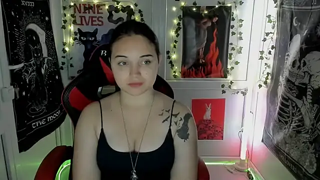 Snapshot of Caroline_cutte chatting on 11, 7, 2026 Caroline cutte online show from 11, 7, 2026