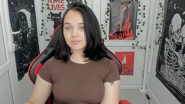 Snapshot of Caroline_cutte chatting on 21, 7, 2026 Caroline cutte online show from 21, 7, 2026