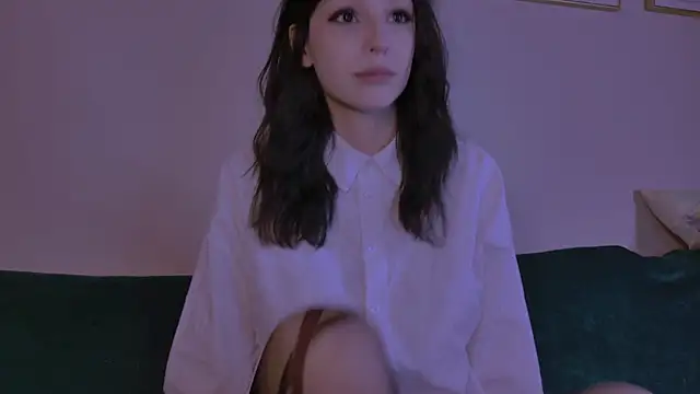 Snapshot of claire_bennett_ chatting on 14, 4, 2026 claire bennett online show from 14, 4, 2026