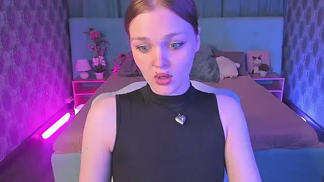 Emilly Hiil online show from 4, 6, 2026