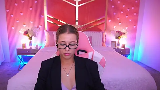 DoveLovee online show from 10, 7, 2026